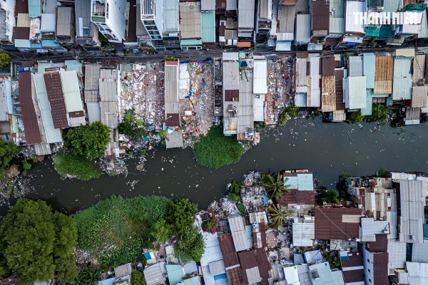 Giải tỏa rạch Xuyên Tâm 17.200 tỉ đồng: Người đi, người ở giữa cảnh ngổn ngang