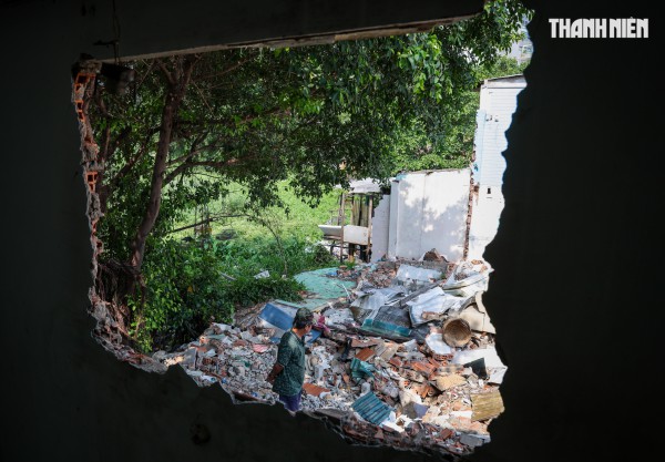 Giải tỏa rạch Xuyên Tâm 17.200 tỉ đồng: Người đi, người ở giữa cảnh ngổn ngang