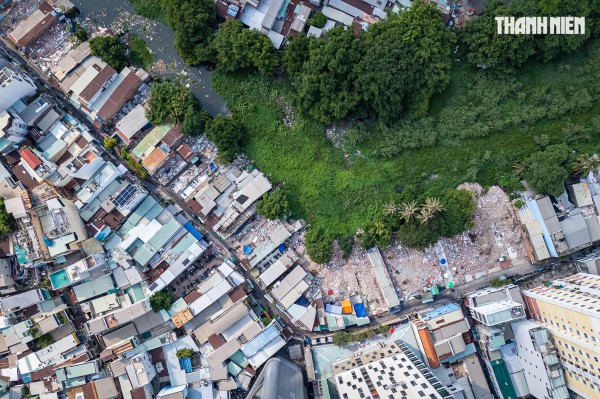 Giải tỏa rạch Xuyên Tâm 17.200 tỉ đồng: Người đi, người ở giữa cảnh ngổn ngang