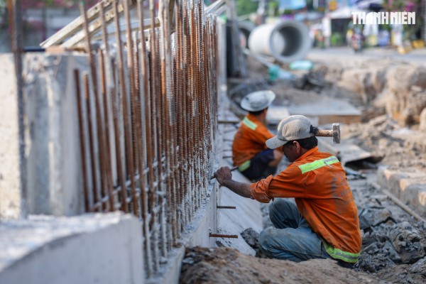 Giải tỏa rạch Xuyên Tâm 17.200 tỉ đồng: Người đi, người ở giữa cảnh ngổn ngang