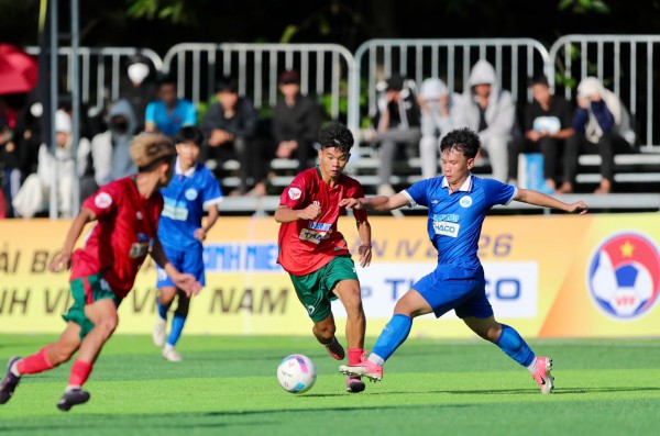 Lá thư của 'thầy giáo làng' cùng bí mật đằng sau đội bóng fair-play nhất giải