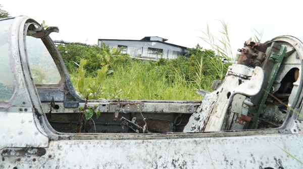 Máy bay MiG-21 bị 'bỏ quên' nhiều năm giữa khu dân cư Cà Mau Máy bay MiG-21 bị 'bỏ quên' nhiều năm giữa khu dân cư Cà Mau
