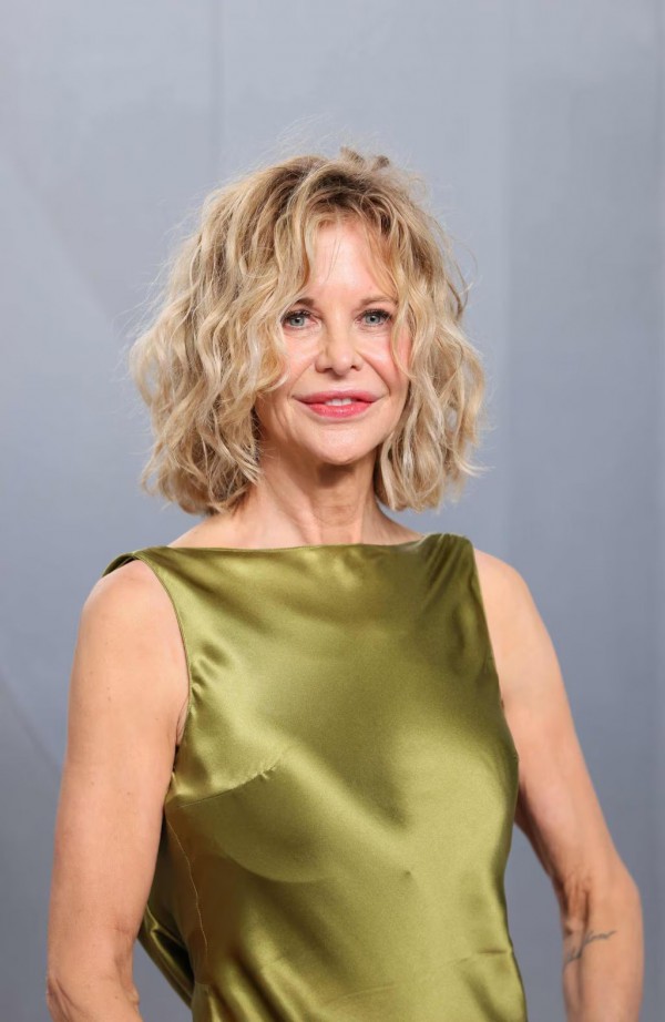 Tóc gợn sóng trở thành xu hướng làm đẹp hot nhất năm 2026