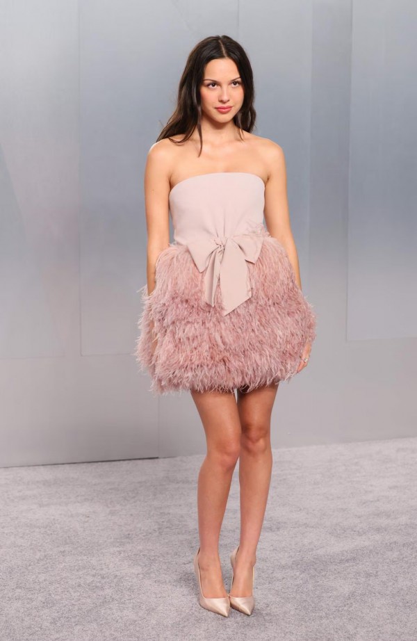 Tóc gợn sóng trở thành xu hướng làm đẹp hot nhất năm 2026