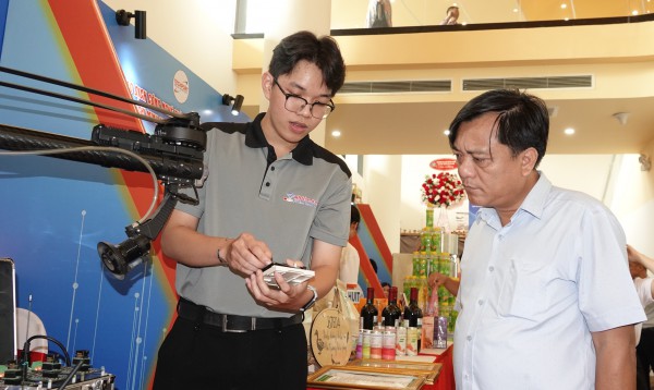 TP.HCM nâng cấp sàn giao dịch công nghệ, ký 12 hợp đồng chuyển giao TP.HCM nâng cấp sàn giao dịch công nghệ, ký 12 hợp đồng chuyển giao