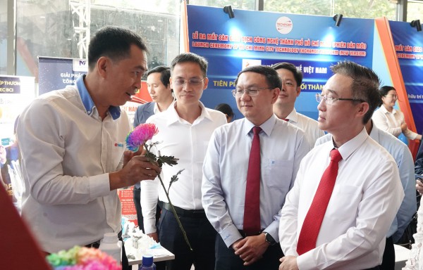 TP.HCM nâng cấp sàn giao dịch công nghệ, ký 12 hợp đồng chuyển giao TP.HCM nâng cấp sàn giao dịch công nghệ, ký 12 hợp đồng chuyển giao