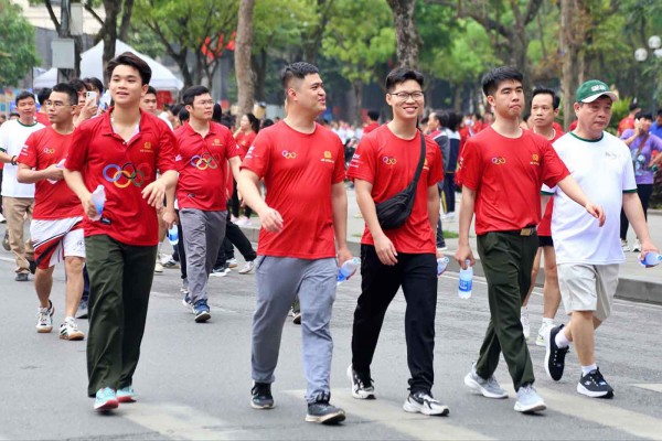 Rộn tiếng cười vào Ngày chạy Olympic 2026 hướng đến 80 năm ngành TDTT Việt Nam