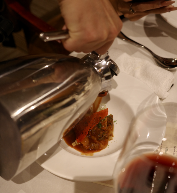 Đầu bếp Hungary mang súp bò hầm đãi thực khách TP.HCM