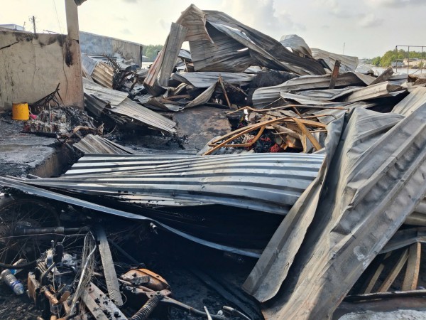 Cà Mau: Cháy nhà ven sông Vàm Đầm, hơn 10 căn bị thiêu rụi