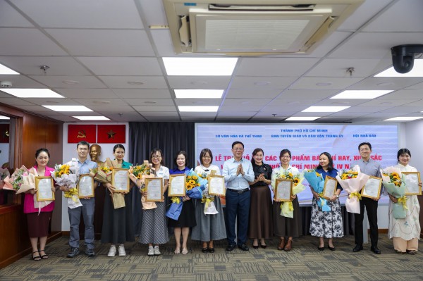 TP.HCM khen thưởng 10 tác phẩm xuất sắc của Báo Thanh Niên