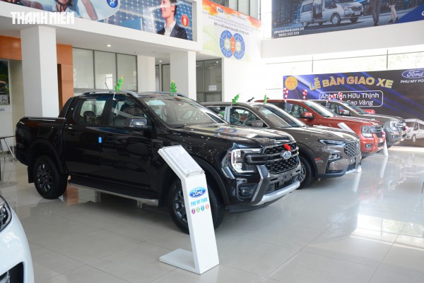 Xe bán tải mất sức hút: 'Người dùng rao bán, khách hàng hủy cọc'