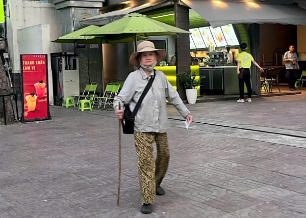 Vòng xoáy vé số 'mua đứt bán đoạn': Cứ chờ thiện chí của công ty xổ số? Vòng xoáy vé số 'mua đứt bán đoạn': Cứ chờ thiện chí của công ty xổ số?