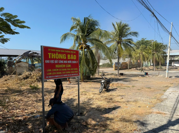 Cưỡng chế thu hồi đất lấn chiếm tại Mũi Né Cưỡng chế thu hồi đất lấn chiếm tại Mũi Né