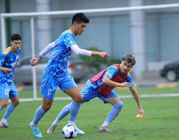 Truyền thông Trung Quốc: 'U.23 Việt Nam rất đáng xem, mất điểm trận gặp Triều Tiên vì...' Truyền thông Trung Quốc: 'U.23 Việt Nam rất đáng xem, mất điểm trận gặp Triều Tiên vì...'