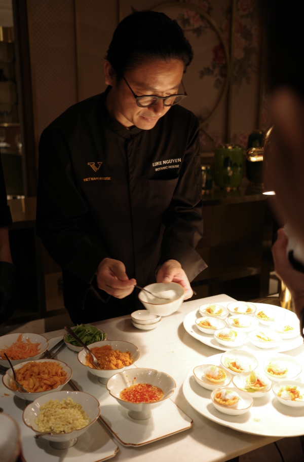 Nhà hàng Michelin của đầu bếp Luke Nguyễn lần đầu vào trung tâm thương mại