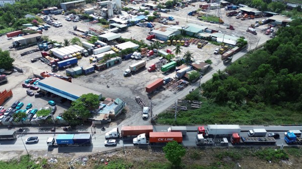 TP.HCM yêu cầu xử lý dứt điểm bãi xe tự phát trên đường Võ Chí Công TP.HCM yêu cầu xử lý dứt điểm bãi xe tự phát trên đường Võ Chí Công