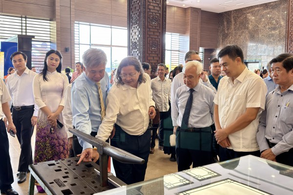 Kỷ vật 'xuyên thế kỷ' của người thợ Ba Son lần đầu trưng bày tại TP.HCM Kỷ vật 'xuyên thế kỷ' của người thợ Ba Son lần đầu trưng bày tại TP.HCM