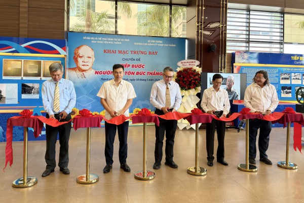 Kỷ vật 'xuyên thế kỷ' của người thợ Ba Son lần đầu trưng bày tại TP.HCM Kỷ vật 'xuyên thế kỷ' của người thợ Ba Son lần đầu trưng bày tại TP.HCM