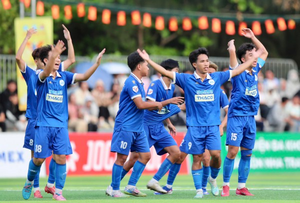 Hành trình hứa hẹn của HLV Hoàng Anh Tuấn cùng Trường ĐH Nha Trang Hành trình hứa hẹn của HLV Hoàng Anh Tuấn cùng Trường ĐH Nha Trang