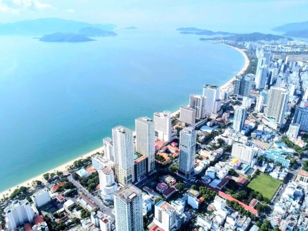 Tân Chủ tịch Khánh Hòa nêu mục tiêu đưa tỉnh trở thành thành phố