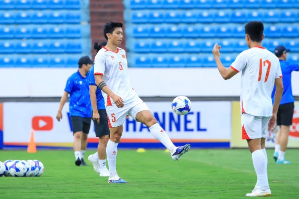 Tin tức mới nhất về đội tuyển Việt Nam: Xuân Son không ‘béo’, VFF bán vé trận Malaysia ở đâu?