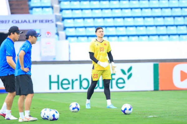 Tin tức mới nhất về đội tuyển Việt Nam: Xuân Son không ‘béo’, VFF bán vé trận Malaysia ở đâu?