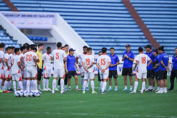 Tin tức mới nhất về đội tuyển Việt Nam: Xuân Son không ‘béo’, VFF bán vé trận Malaysia ở đâu?