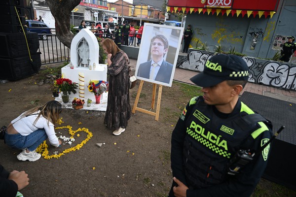 Bầu cử trước nòng súng ở Colombia