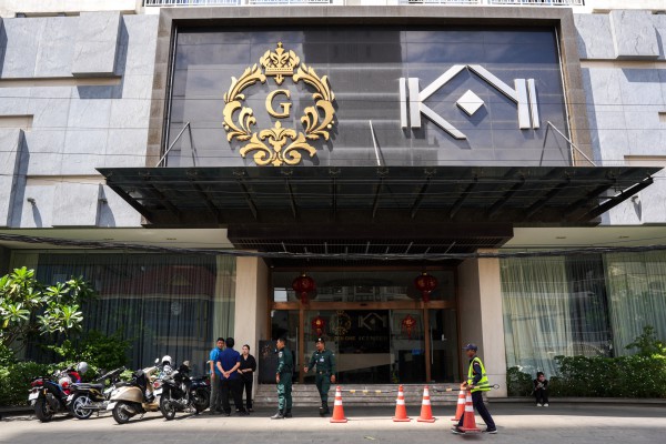 Bên trong hang ổ lừa đảo tại Campuchia Bên trong hang ổ lừa đảo tại Campuchia