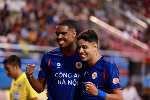 CLB CAHN khiến Ninh Bình tiếp tục trượt dài: HLV Vũ Tiến Thành thua tài trí ông Polking rồi!