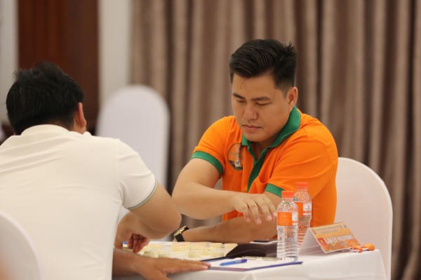 Cân não chung kết giải cờ tướng Ngũ Dương Bôi: Lại Lý Huynh bỏ lỡ cơ hội, hòa Trung Quốc Cân não chung kết giải cờ tướng Ngũ Dương Bôi: Lại Lý Huynh bỏ lỡ cơ hội, hòa Trung Quốc