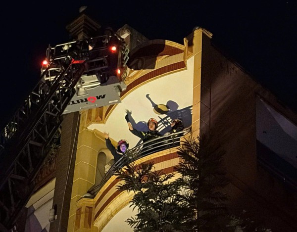 Cháy nhà 4 tầng ở trung tâm TP.HCM, cảnh sát cứu 5 người mắc kẹt Cháy nhà 4 tầng ở trung tâm TP.HCM, cảnh sát cứu 5 người mắc kẹt