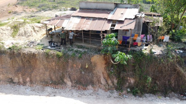 Chủ tịch Đồng Nai chỉ đạo xử lý ngay vụ 'nhà dân chênh vênh bên mép vực sâu'