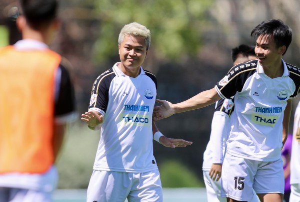 Chuyến tàu muộn đáng nhớ của Cường 'Van Dijk' cùng Trường ĐH Thủy lợi