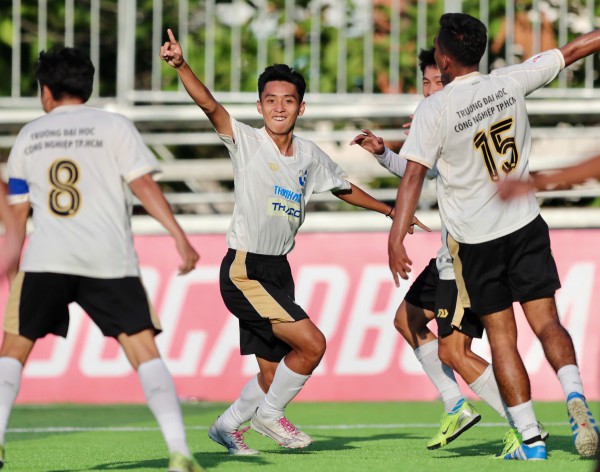 Có một Trường ĐH Công nghiệp TP.HCM quả cảm đến thế! Có một Trường ĐH Công nghiệp TP.HCM quả cảm đến thế!