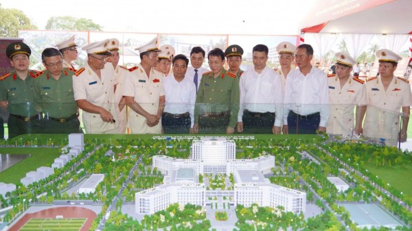 Công an Thanh Hóa khởi công doanh trại đóng quân rộng hơn 32 ha Công an Thanh Hóa khởi công doanh trại đóng quân rộng hơn 32 ha