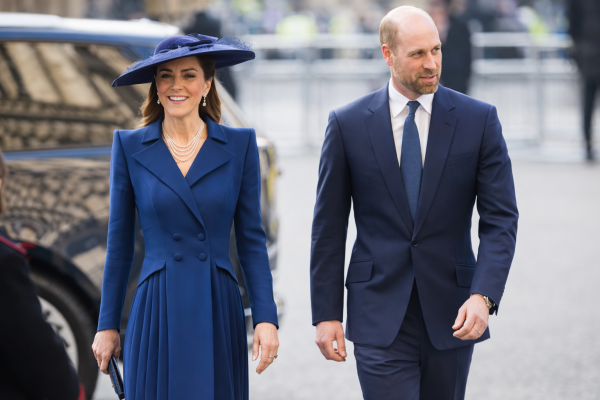 Công nương Kate Middleton thanh lịch trong sắc xanh tại lễ trọng đại nhất của hoàng gia