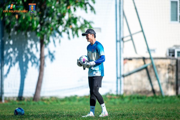 Cựu thủ môn từng dự U.20 World Cup lần đầu làm thầy ở giải sinh viên