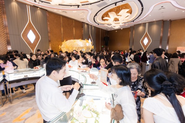 DOJI tung 51 cặp nhẫn kim cương giá ưu đãi tại Shining Show Đà Nẵng