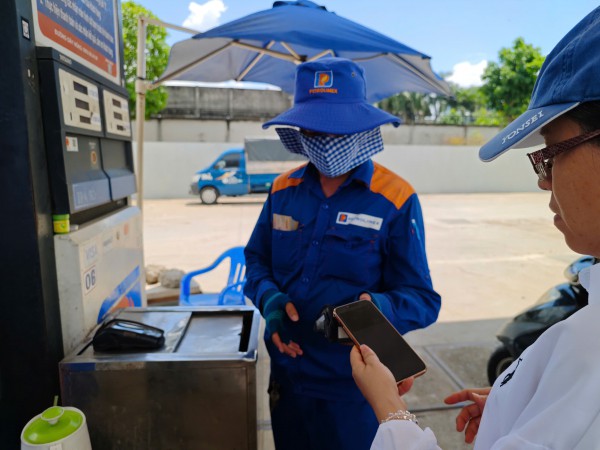 Giá xăng dầu hôm nay 6.3.2026: Vọt tăng thêm 5%, vượt mốc 85 USD/thùng