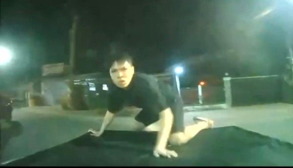 Hỗn loạn cảnh 3 xe bán tải rượt đuổi, hành hung người trong đêm tại Đồng Tháp