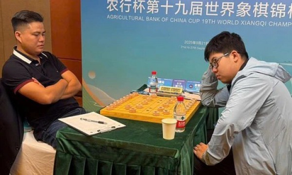 Lại Lý Huynh cầm hòa thần đồng cờ tướng Trung Quốc ở Ngũ Dương Bôi, chia nhau ngôi nhất nhì bảng Lại Lý Huynh cầm hòa thần đồng cờ tướng Trung Quốc ở Ngũ Dương Bôi, chia nhau ngôi nhất nhì bảng