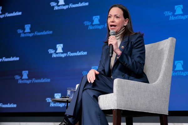 Lãnh đạo đối lập Venezuela tuyên bố trở về nước