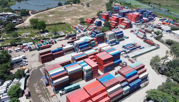 Loạt bãi xe trái phép đường Võ Chí Công: Không lẽ bó tay? Loạt bãi xe trái phép đường Võ Chí Công: Không lẽ bó tay?