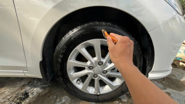 Lốp xe ảnh hưởng thế nào đến mức tiêu thụ nhiên liệu của ô tô?