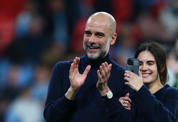 Man City vô địch Cúp liên đoàn, HLV Pep Guardiola vẫn phải ngước nhìn Arsenal ở Ngoại hạng Anh Man City vô địch Cúp liên đoàn, HLV Pep Guardiola vẫn phải ngước nhìn Arsenal ở Ngoại hạng Anh