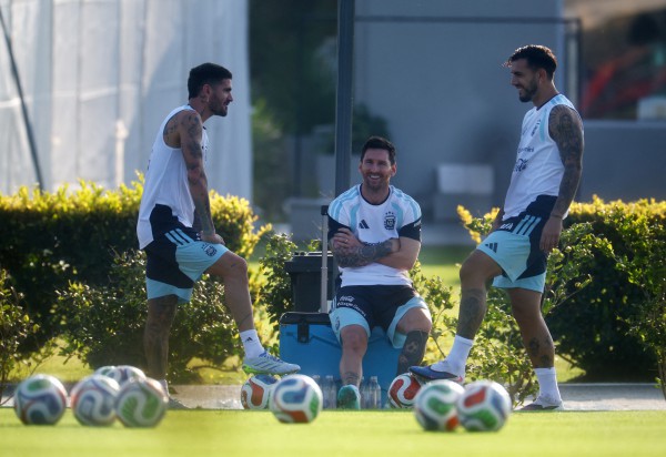 Messi thi đấu trận cuối cùng với đội tuyển Argentina trên sân nhà trước World Cup