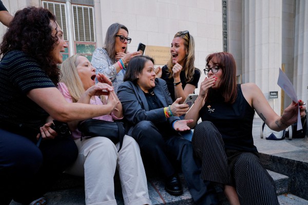 Meta, YouTube phải bồi thường 3 triệu USD trong vụ kiện mạng xã hội tâm điểm