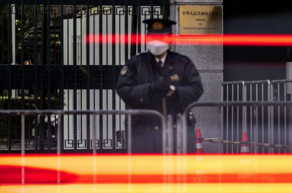 Một người Nhật xông vào sứ quán Trung Quốc, dọa giết nhà ngoại giao