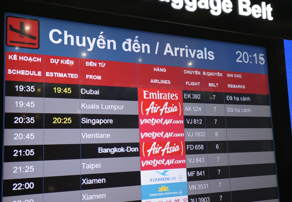 Nhiều khách Việt kẹt ở Dubai, Doha do sân bay bất ngờ đóng cửa